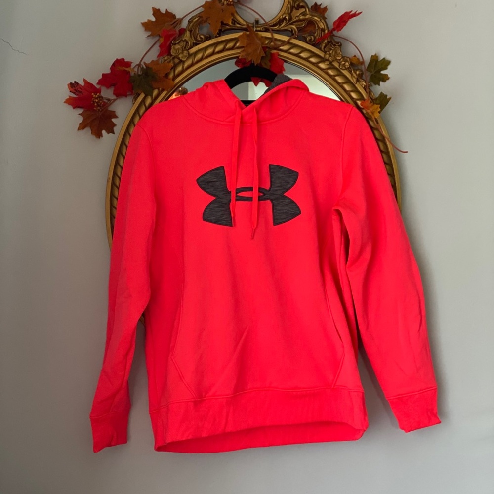 LARGE Women’s Under-armor sweatshirt with hood